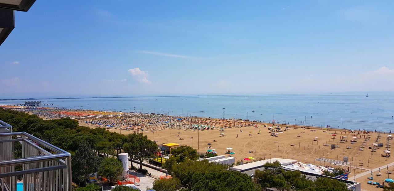 Villa International Lignano Sabbiadoro Exterior foto