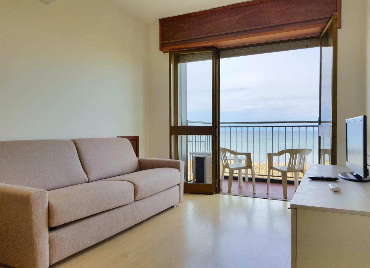 Villa International Lignano Sabbiadoro Exterior foto