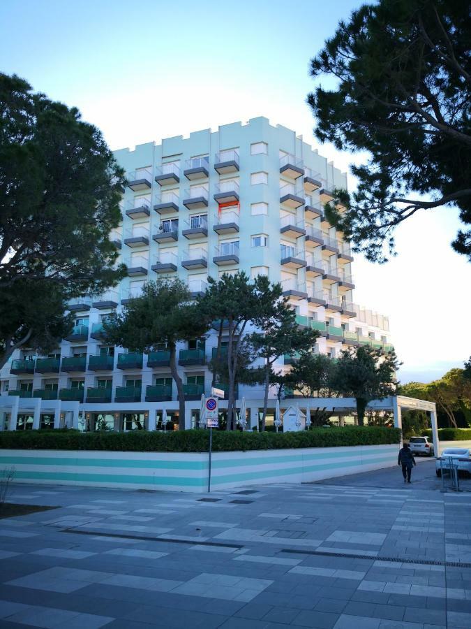 Villa International Lignano Sabbiadoro Exterior foto